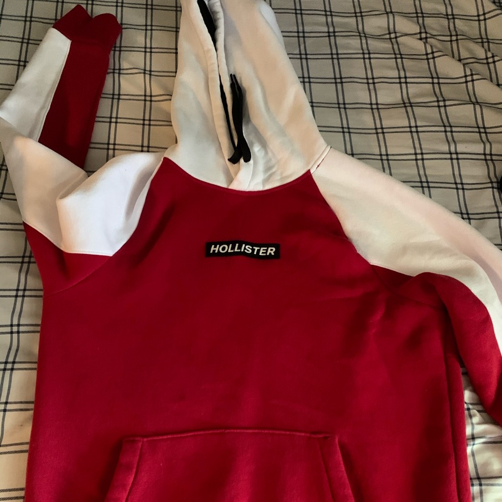 Hollister hoodie size medium
